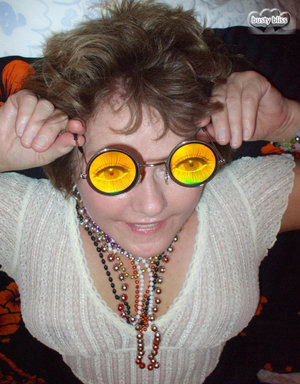 18 year old girl Katya spits out cum after virginity losing intercourse